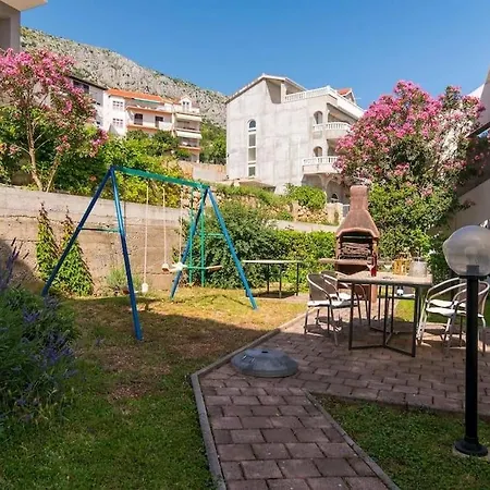 With Parking Space Stanici, - 2819 Apartment *