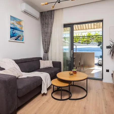 With Parking Space Stanici, - 2819 Apartment *