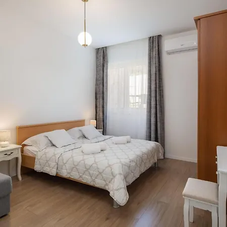 Apartment With Parking Space Stanici, - 2819 *